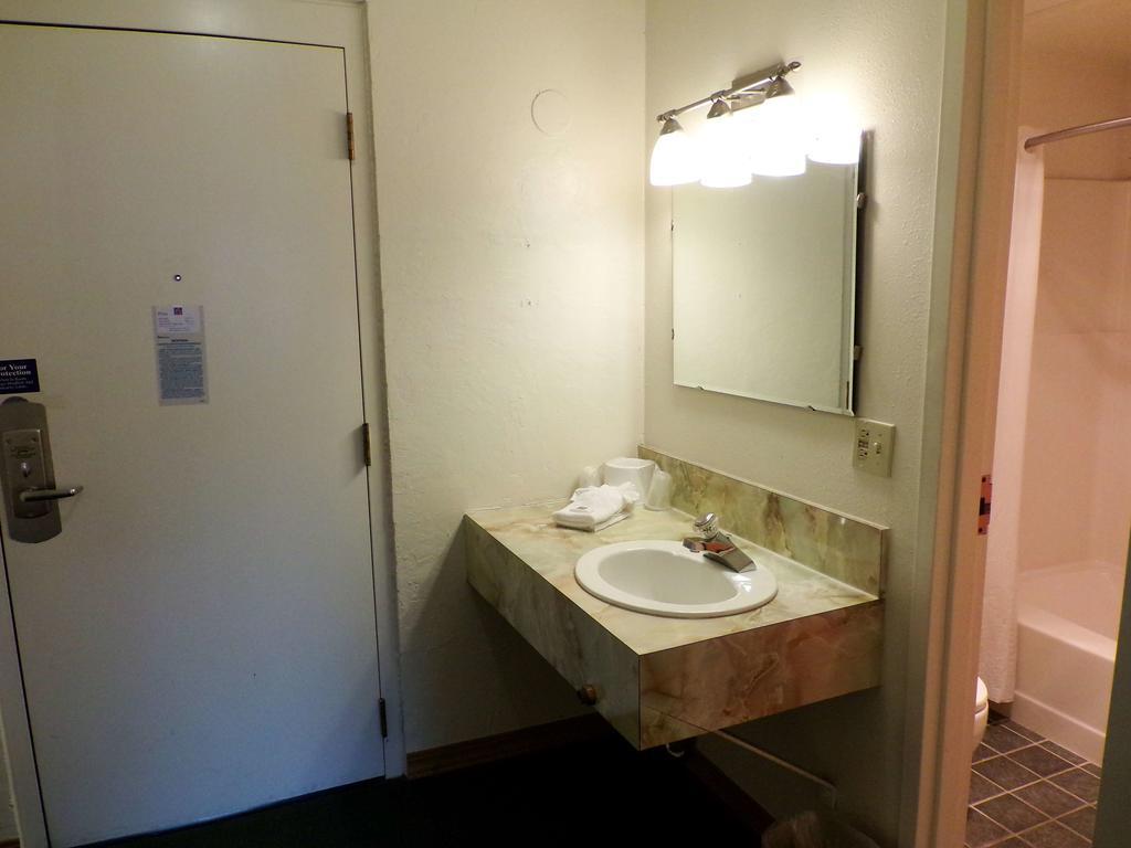 Budget Inn Missoula East المظهر الخارجي الصورة